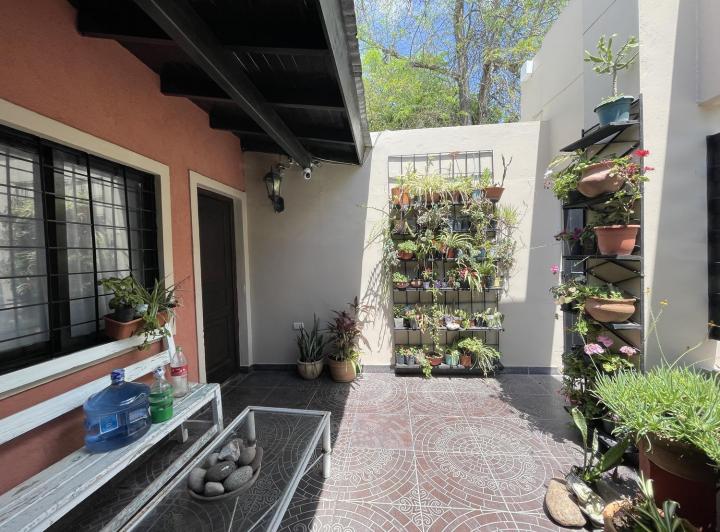 Casa · 160m² · 4 Ambientes · 1 Cochera
