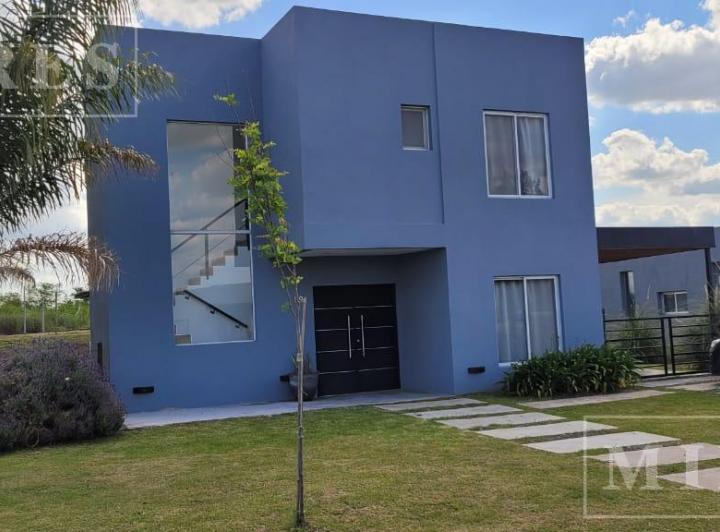 Casa · 145m² · 4 Ambientes · 2 Cocheras