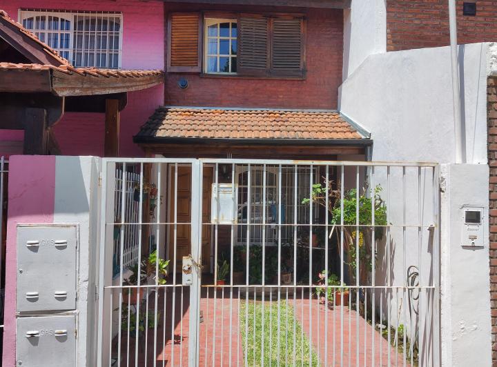 Casa · 100m² · 3 Ambientes · 1 Cochera