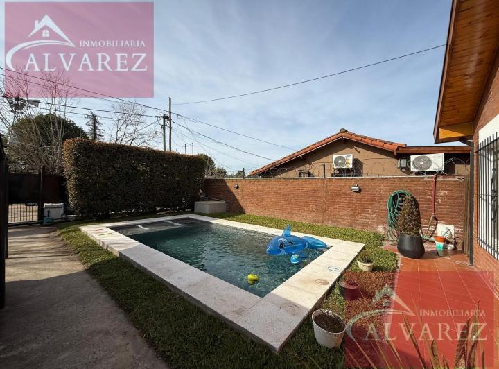 Casa · 300m² · 5 Ambientes · 2 Cocheras