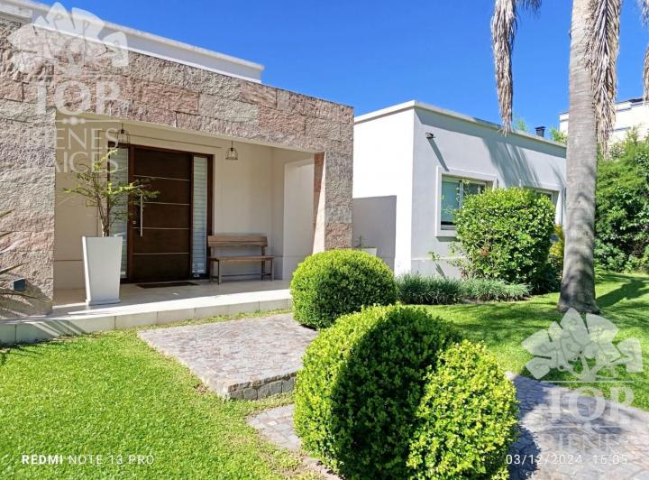Casa · 155m² · 4 Ambientes · 1 Cochera