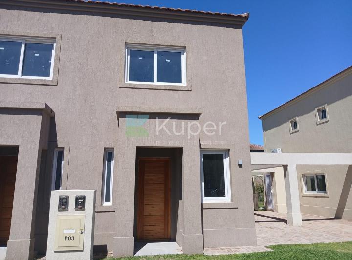 Casa · 75m² · 3 Ambientes · 1 Cochera