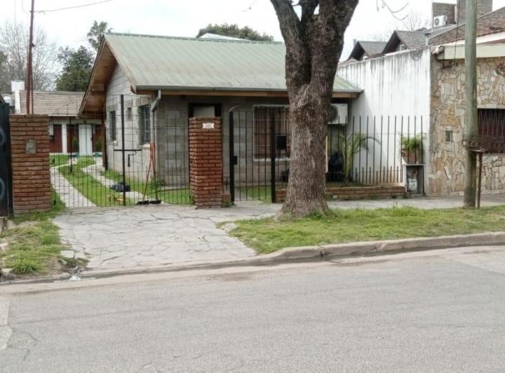 Casa · 80m² · 3 Ambientes · 1 Cochera