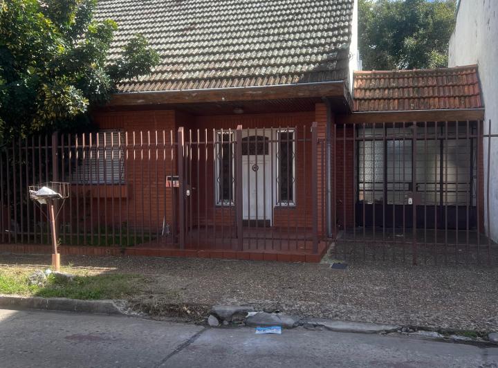 Casa · 73m² · 4 Ambientes · 1 Cochera