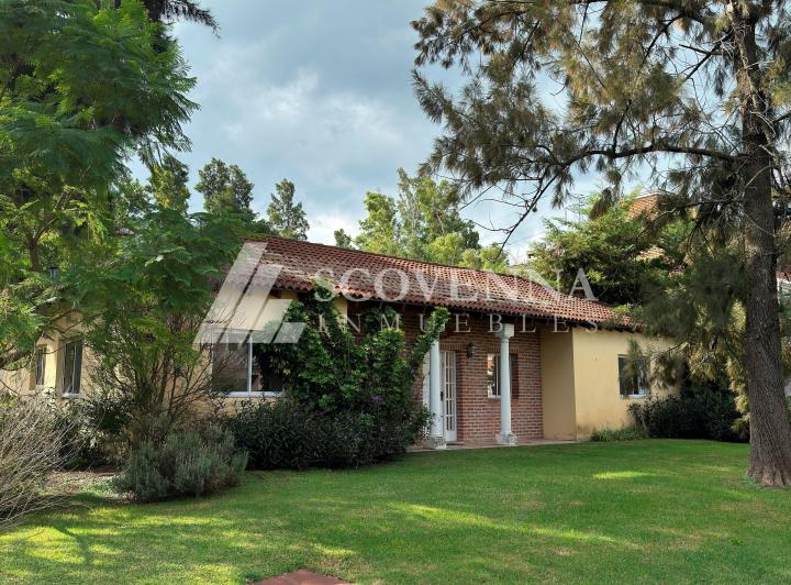 Casa · 165m² · 5 Ambientes · 2 Cocheras