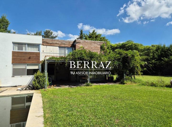 Casa · 235m² · 5 Ambientes · 1 Cochera