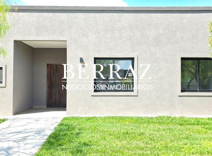Casa · 150m² · 4 Ambientes · 3 Cocheras