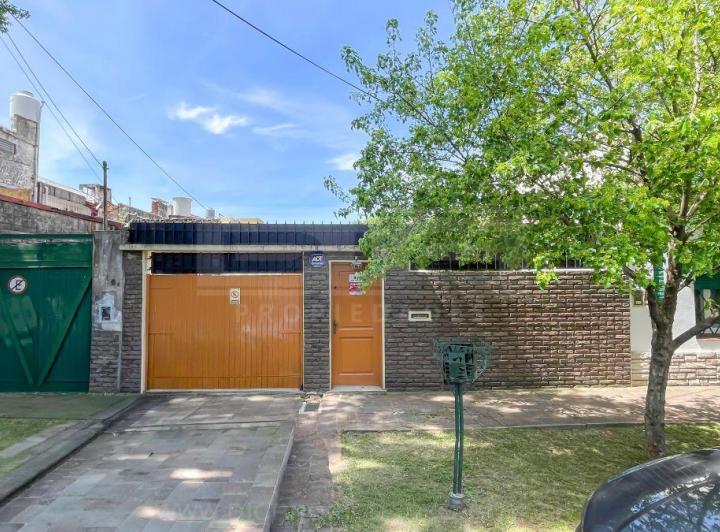 Casa · 66m² · 2 Ambientes · 2 Cocheras