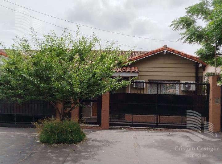 Casa · 142m² · 4 Ambientes · 2 Cocheras