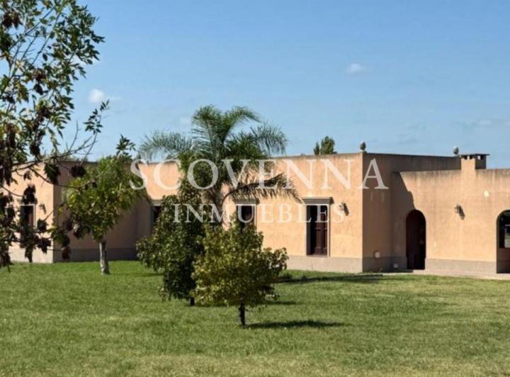 Casa · 210m² · 5 Ambientes