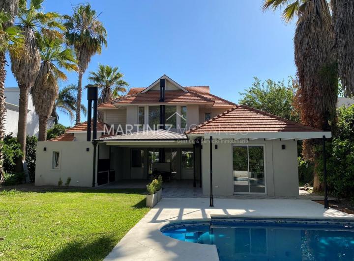 Casa · 284m² · 6 Ambientes