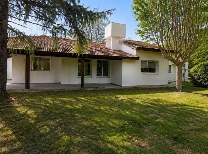 Casa · 113m² · 4 Ambientes · 3 Cocheras