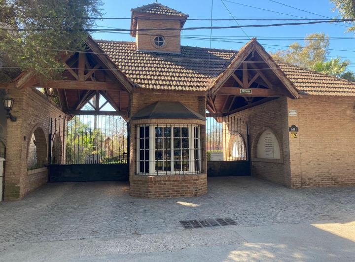 Casa · 160m² · 3 Ambientes · 1 Cochera