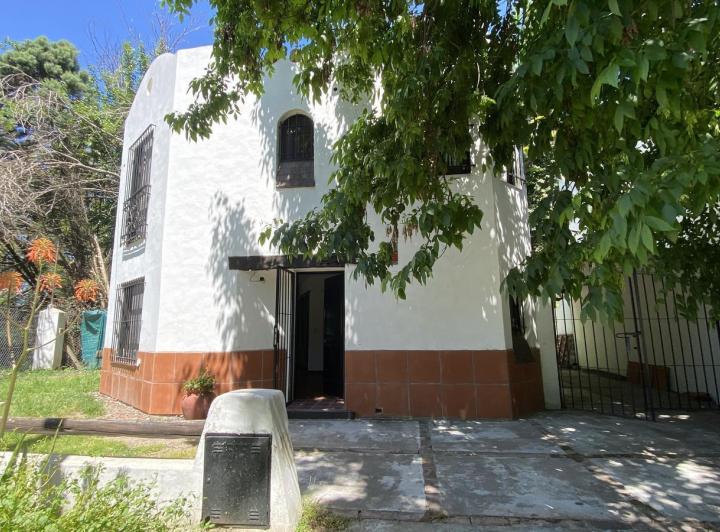 Casa · 87m² · 4 Ambientes · 2 Cocheras