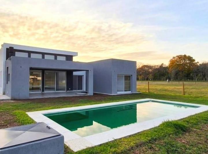 Casa · 154m² · 5 Ambientes · 2 Cocheras