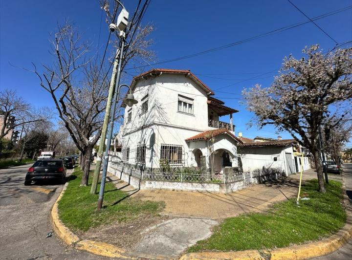 Casa · 144m² · 4 Ambientes · 1 Cochera