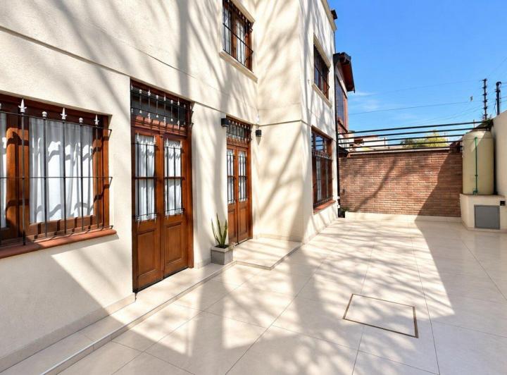 Casa · 189m² · 6 Ambientes · 2 Cocheras