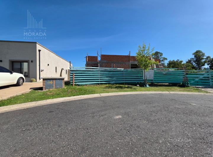 Casa · 140m² · 4 Ambientes · 2 Cocheras