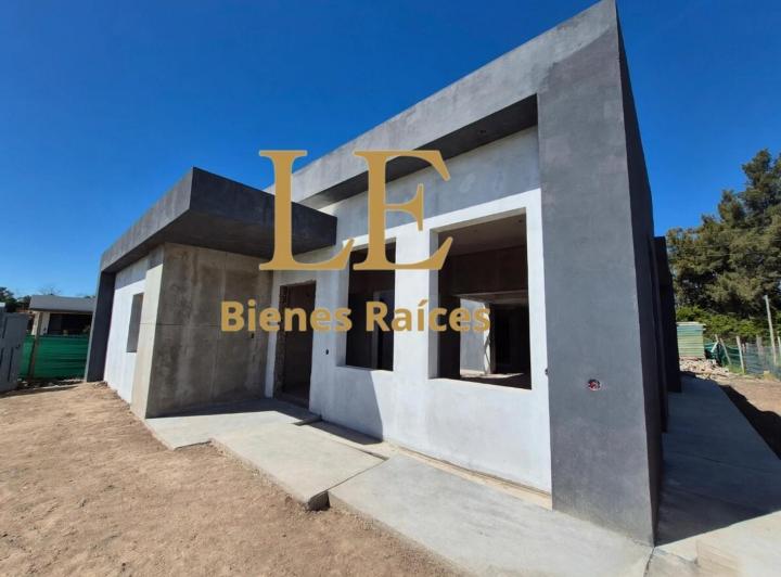 Casa · 170m² · 4 Ambientes · 2 Cocheras