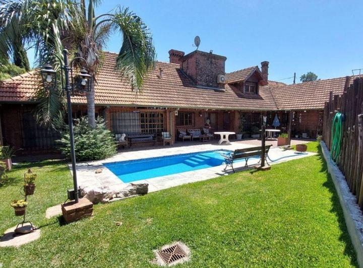 Casa · 287m² · 5 Ambientes · 3 Cocheras