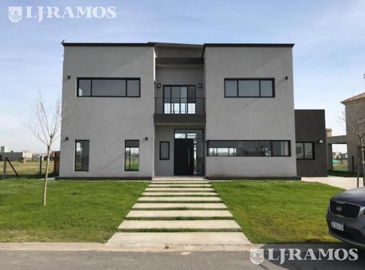 Casa · 271m² · 7 Ambientes