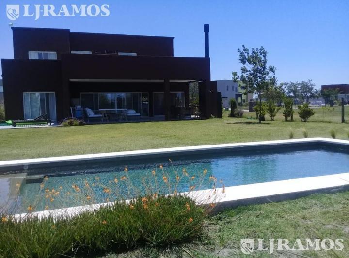 Casa · 850m² · 6 Ambientes