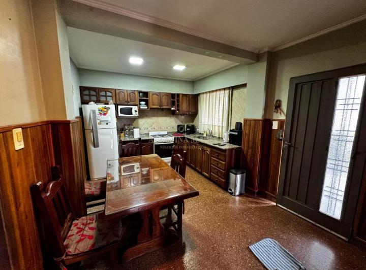 Casa · 110m² · 4 Ambientes · 2 Cocheras