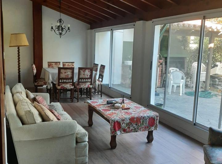 Casa · 140m² · 5 Ambientes · 1 Cochera
