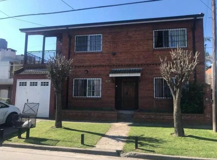 Casa · 120m² · 4 Ambientes · 1 Cochera