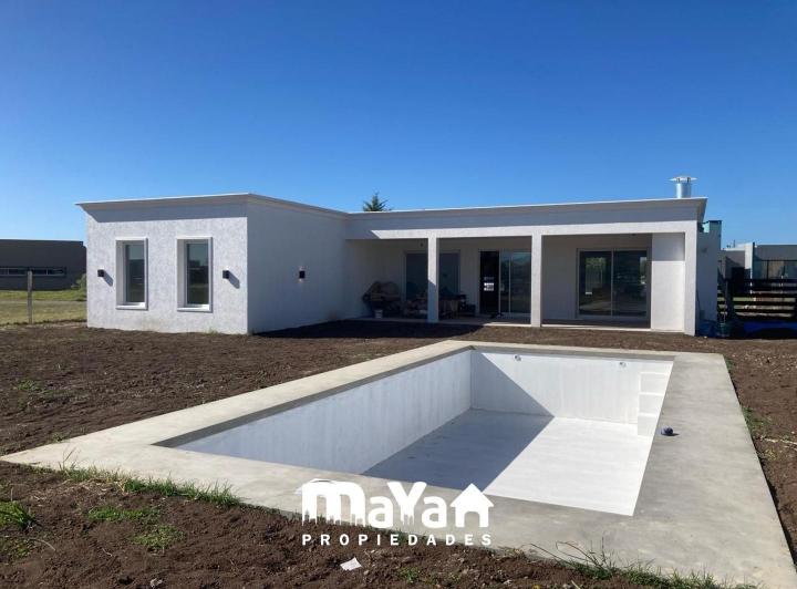 Casa · 124m² · 4 Ambientes · 4 Cocheras