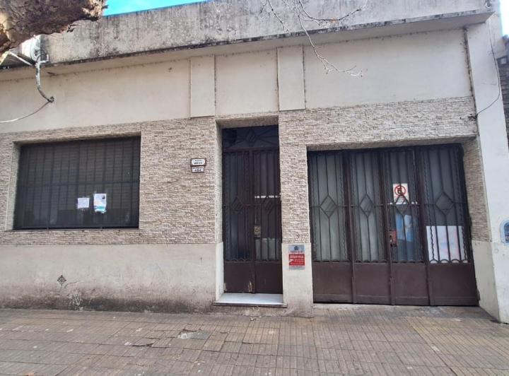 Casa · 220m² · 4 Ambientes · 1 Cochera