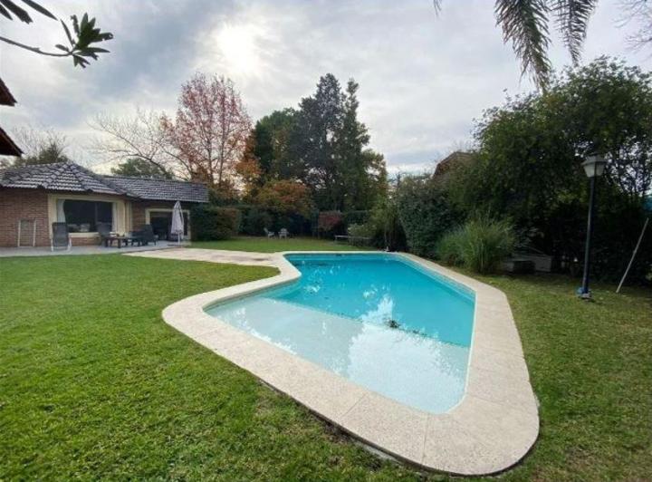 Casa · 287m² · 5 Ambientes · 3 Cocheras