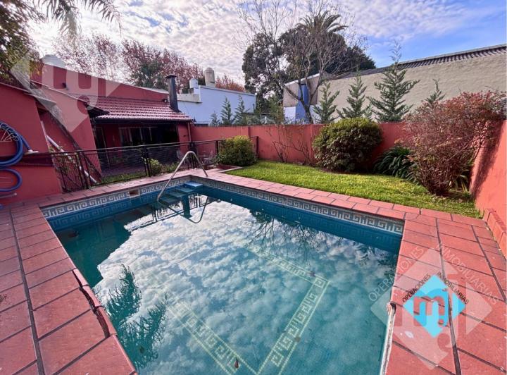 Casa · 172m² · 4 Ambientes · 1 Cochera