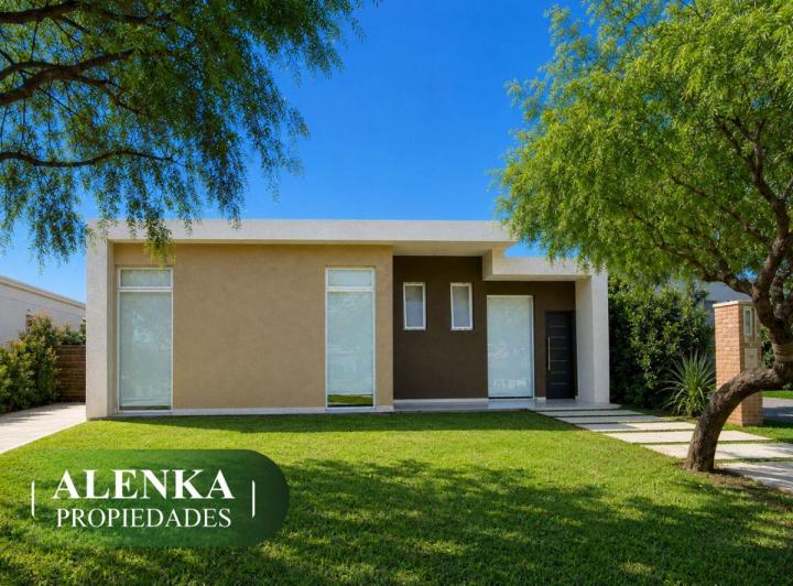Casa · 162m² · 4 Ambientes · 1 Cochera