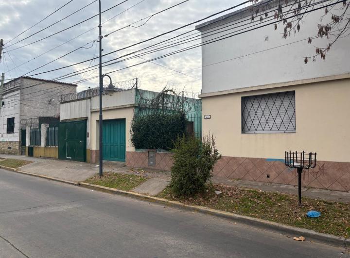 Casa · 706m²