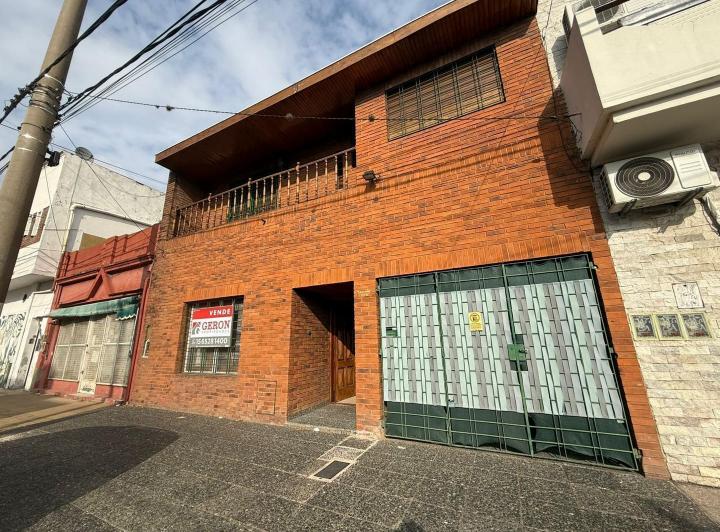 Casa · 135m² · 4 Ambientes · 1 Cochera