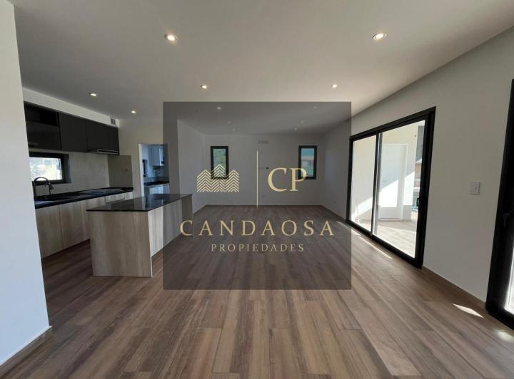 Casa · 147m² · 4 Ambientes · 1 Cochera