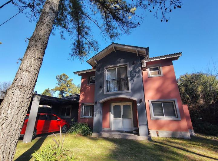 Casa · 160m² · 6 Ambientes · 6 Cocheras