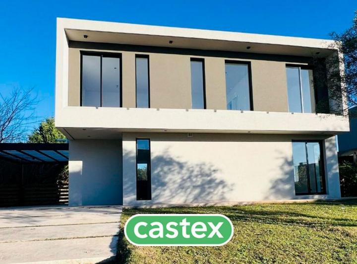 Casa · 163m² · 5 Ambientes · 3 Cocheras