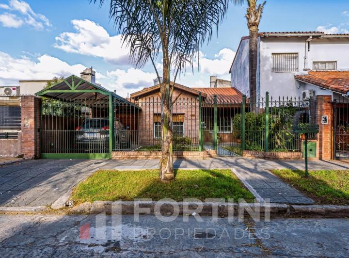Casa · 131m² · 4 Ambientes · 1 Cochera
