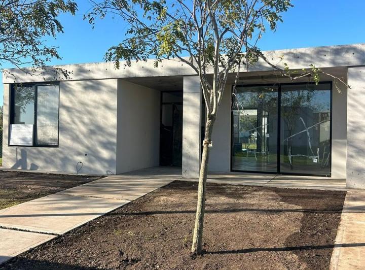 Casa · 160m² · 5 Ambientes · 2 Cocheras