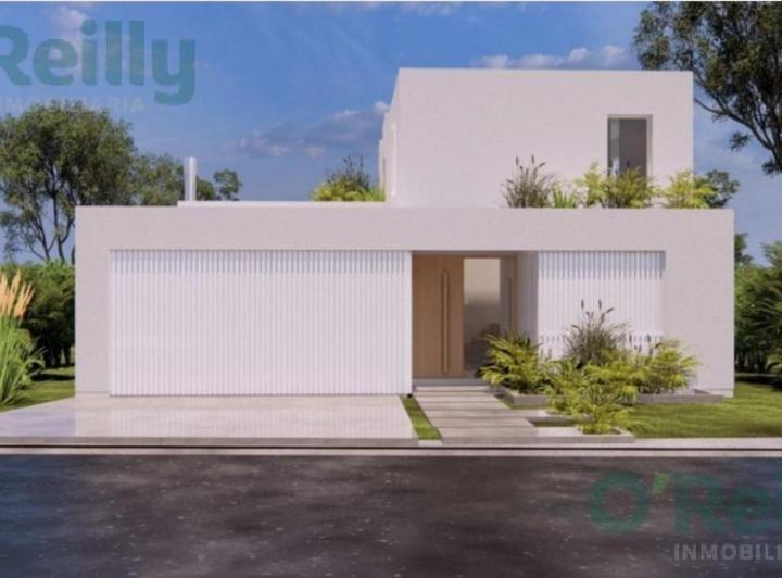Casa · 303m² · 4 Ambientes · 3 Cocheras