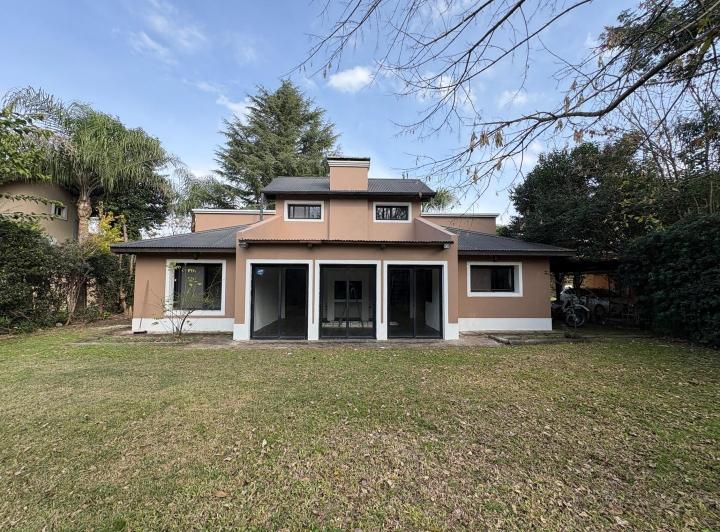 Casa · 170m² · 4 Ambientes · 2 Cocheras