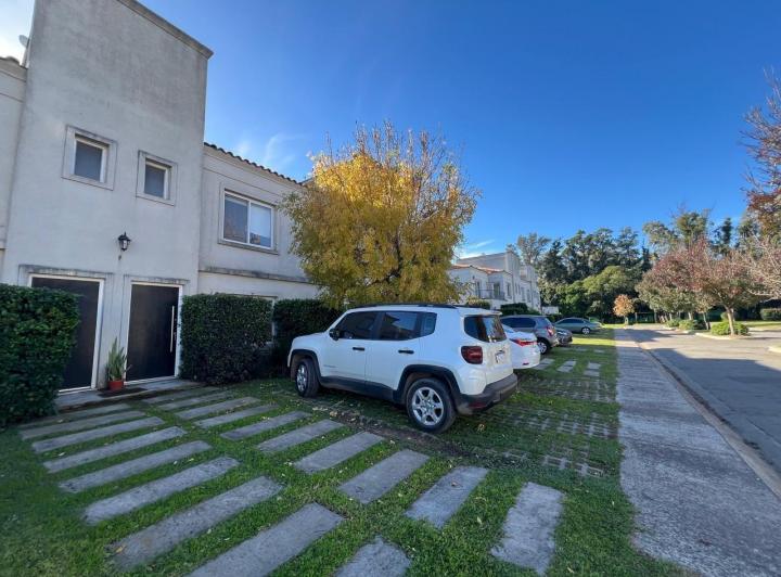 Casa · 90m² · 4 Ambientes · 1 Cochera