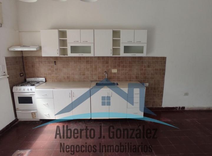 Casa · 100m² · 3 Ambientes · 2 Cocheras