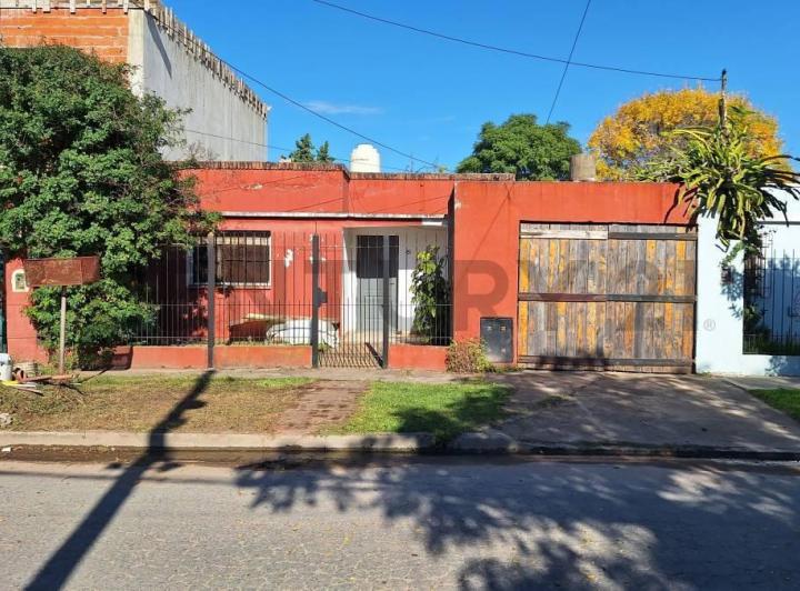 Casa · 100m² · 4 Ambientes · 1 Cochera