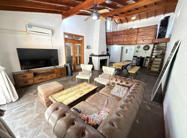 Casa · 151m² · 4 Ambientes · 2 Cocheras