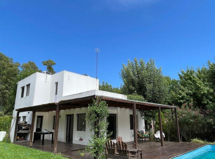 Casa · 115m² · 3 Ambientes · 2 Cocheras