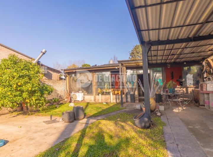 Casa · 104m² · 3 Ambientes · 1 Cochera