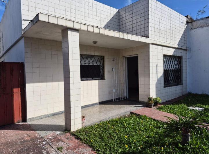 Casa · 100m² · 3 Ambientes · 1 Cochera